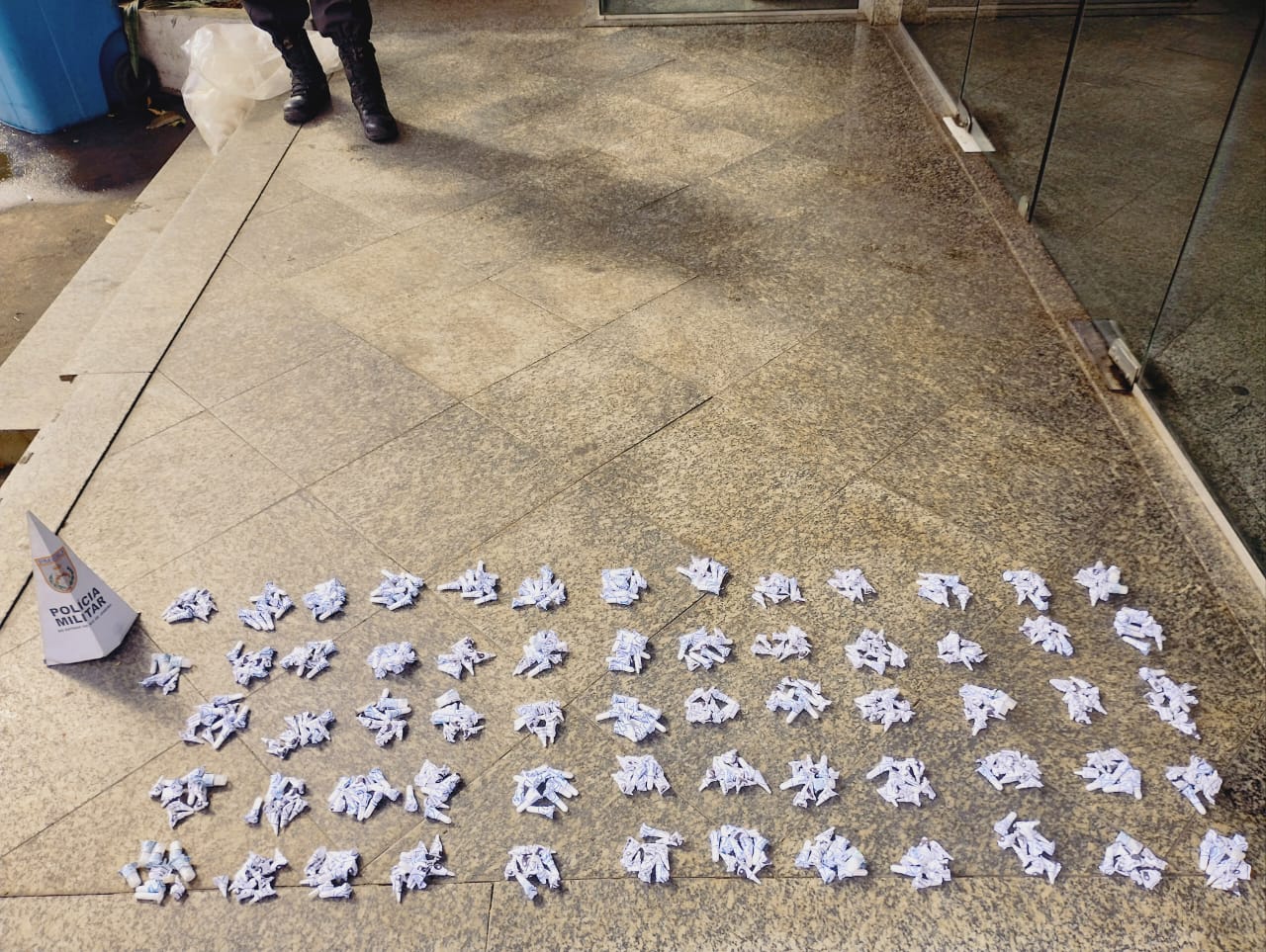 8º BPM apreende drogas no Parque Califórnia 